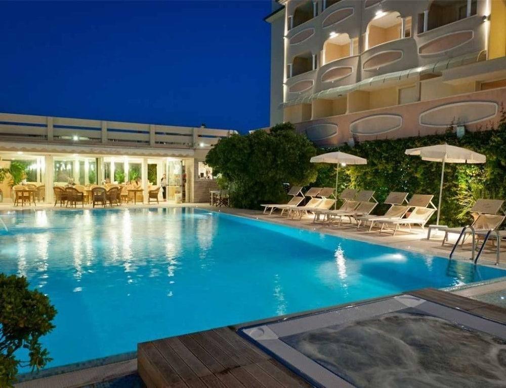 Hotel Derby Exclusive Milano Marittima Exteriér fotografie