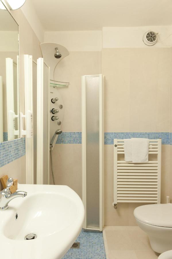 Hotel Derby Exclusive Milano Marittima Pokoj fotografie