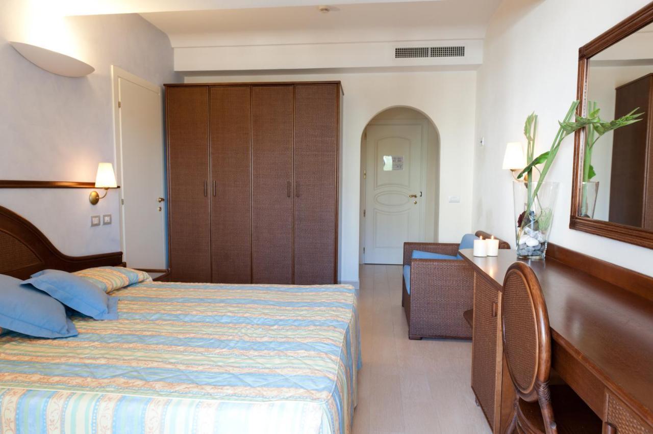 Hotel Derby Exclusive Milano Marittima Pokoj fotografie